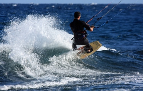 Kitesurfing - Harbour Wall 03-02-2012