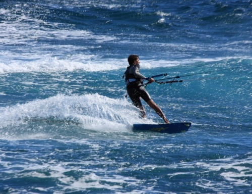 Kitesurfing in El Medano Harbour Wall Muelle 03-12-2012