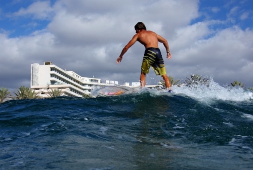 Surfing and bodyboarding in Las Americas Derecha Izquierda Tenerife