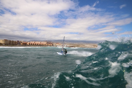 Windsurfing and kitesurfing at El Cabezo in El Medano Tenerife 07-03-2016