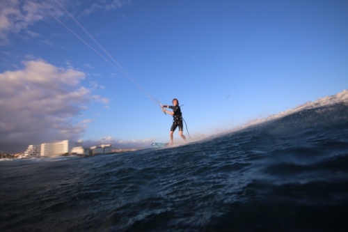 Windsurfing and kitesurfing at Harbour Wall in El Medano Tenerife 05-11-2017