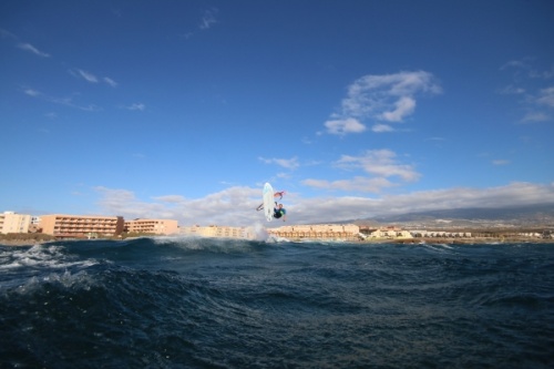 Morning wave windsurfting at El Cabezo in El Medano 23-03-2017