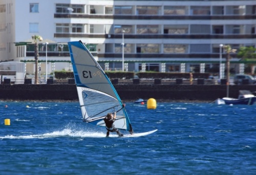 Windsurfing and kitesurfing in El Medano South Bay 23-10-2012